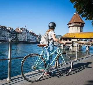 In bici nella città di Lucerna