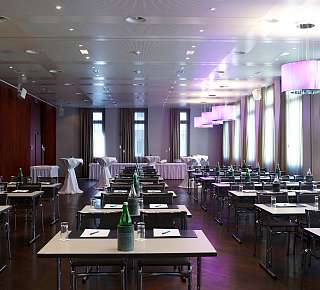 Seminarbestuhlung im Castelgrande Seminarraum im Hotel Continental Luzern