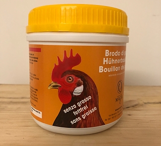 Hühner Bouillon hergestellt im Tessin