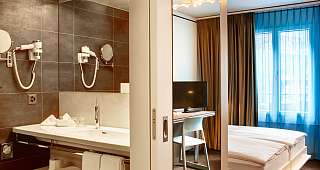 Badezimmer im Design Familienzimmer im Hotel Continental Park