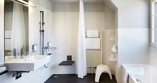 Lifestyle Zimmer barrierefrei Badezimmer Dusche 1